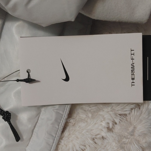 Nike Women's Light Gray Jacket - Picture 7 of 7